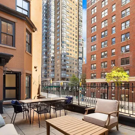 Luxurious 5 Bedroom Townhouse